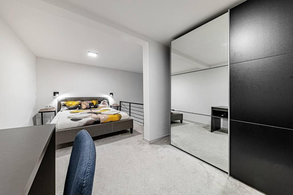 Chic Loft Bp: Industrial Gem Apartamento Budapeste Exterior foto